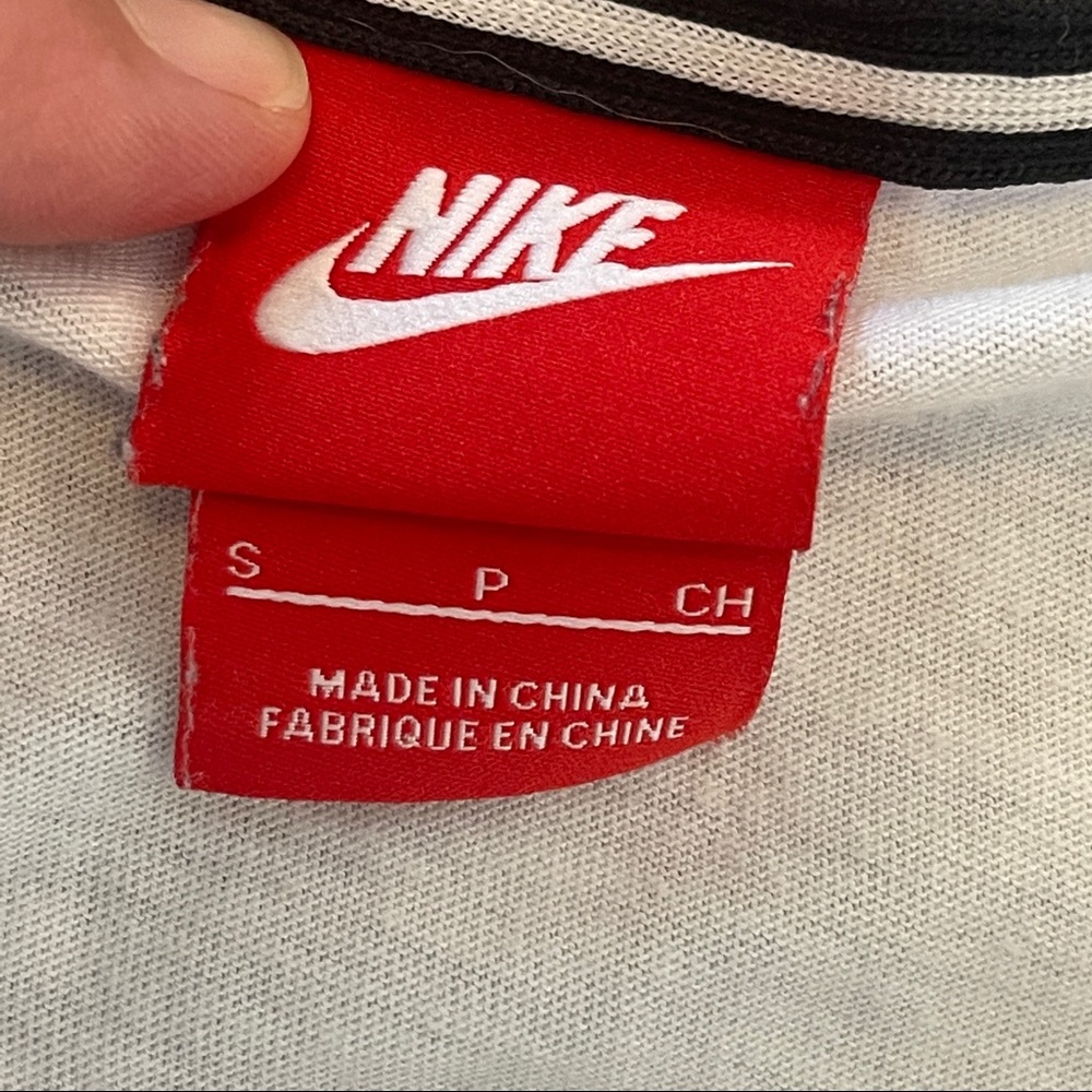Nike Graphic White Tank- Muscle Tank - Cut Off - 822234-100 - Size Small - Picture 2 of 7